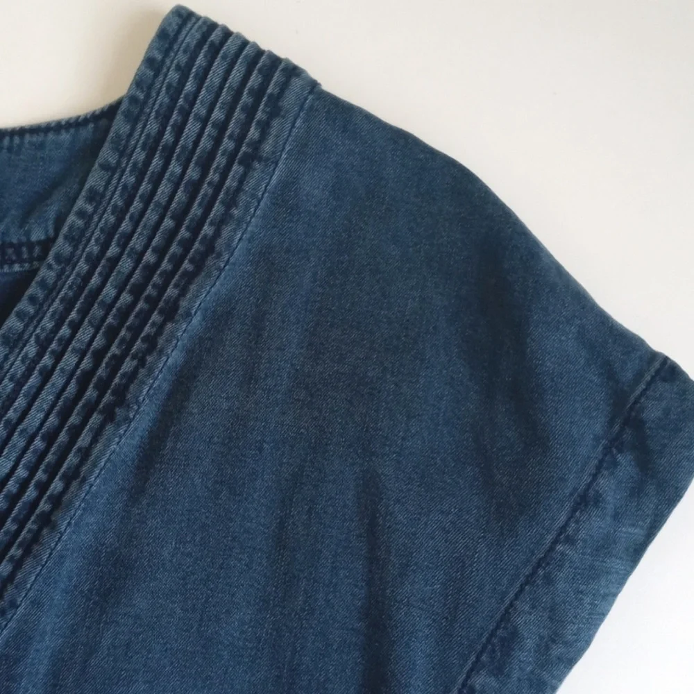 H&M Women’s Aged Deep Sea Blue "Cap Style" V-Neck Lyocell Blouse Size 6 - Picture 6 of 11